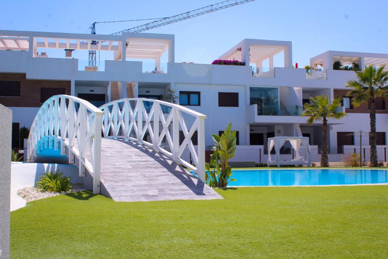 Beautiful Condo In Laguna Beach Resort Overlooking Laguna Rosa In Torrevieja With 2 Bedrooms And 2 Bathrooms 外观 照片