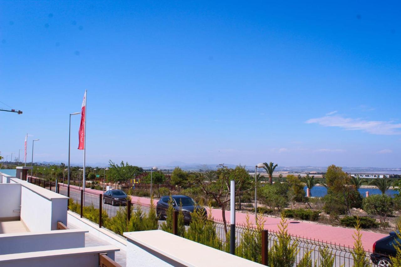 Beautiful Condo In Laguna Beach Resort Overlooking Laguna Rosa In Torrevieja With 2 Bedrooms And 2 Bathrooms 外观 照片